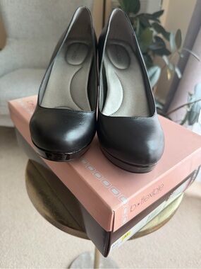 Bandolino Black Women's Wedge Pumps